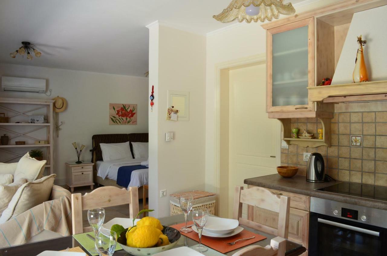Blue Ark Aigeira Flat & Studio Екстер'єр фото