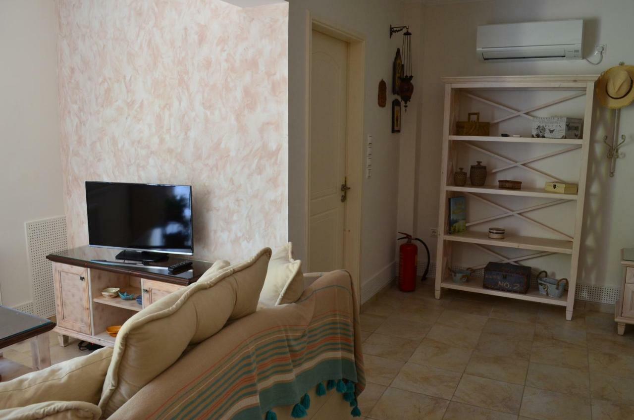 Blue Ark Aigeira Flat & Studio Екстер'єр фото