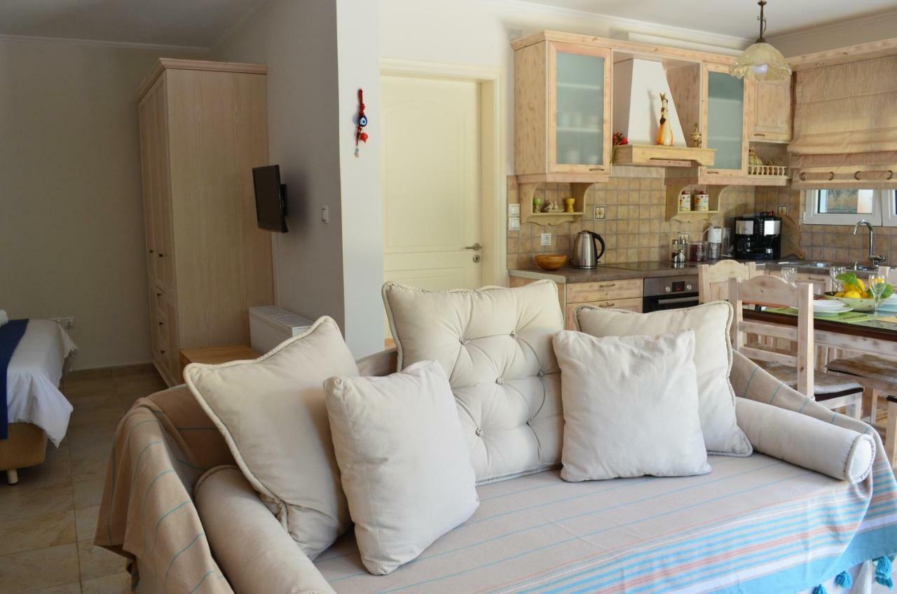 Blue Ark Aigeira Flat & Studio Екстер'єр фото